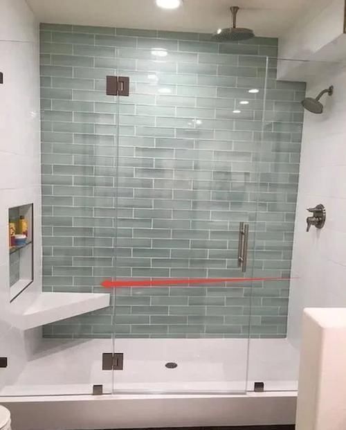 老人|卫生间再小都要砌个墩子,墙角不要1㎡,老人却安全实用多了