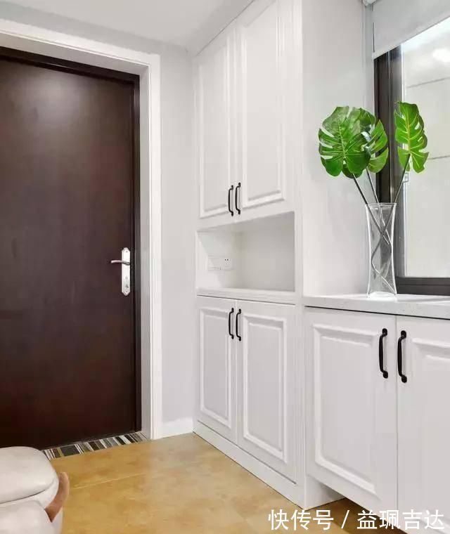 款款|去邻居们家串门，一进门就被入户鞋柜惊艳到了，款款漂亮又实用