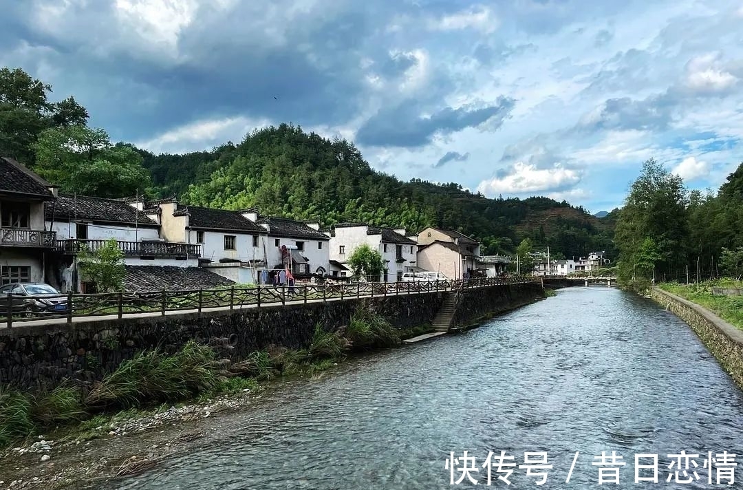 诗句|当年背到头秃的古诗,瞬间读懂了……