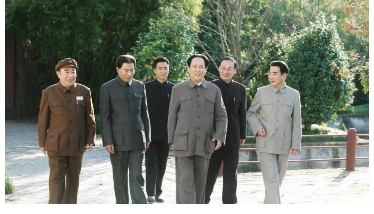 看了央視的《香山正紅葉》，發(fā)現(xiàn)主旋律越拍