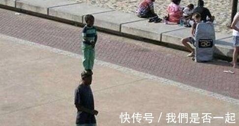 |搞笑图片幽默段子笑话:哈哈哈,喵咪会用吸管嘛,厉害了