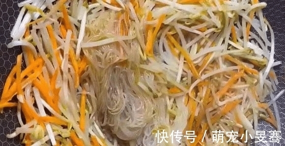 最近爱上做这个吃，不煎不炸，蒸一蒸出锅，皮薄馅足还低脂，好吃