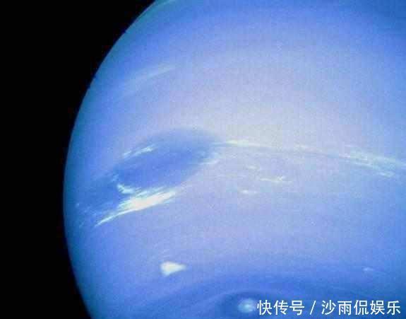 海王星究竟有多庞大？一个坑都比地球大，风速=地球台风100级