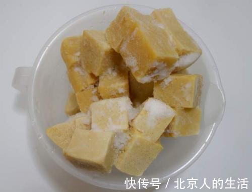 蜂窝|自制冻豆腐时，记住“先煮后冻”，冻豆腐蜂窝大有韧劲，不粘连