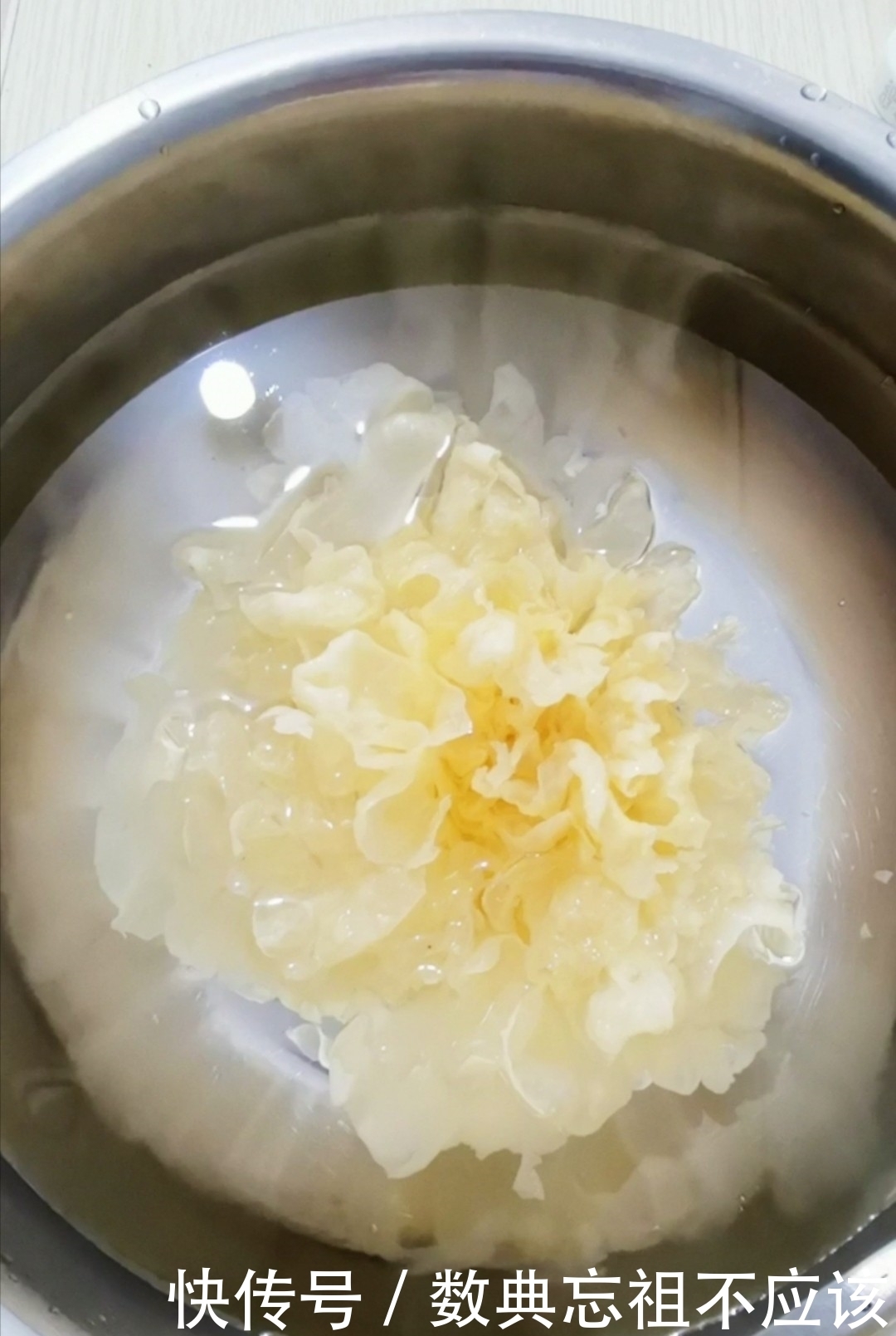 无梦到|“天然褪黑素”被发现,睡前喝1碗,一夜无梦到天亮