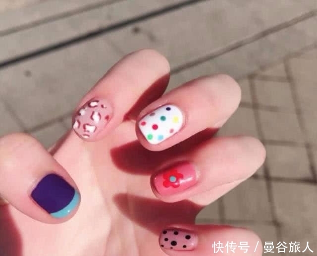 开春最适合“泫雅风”美甲,款款仙气十足,想撞进先生的胸膛
