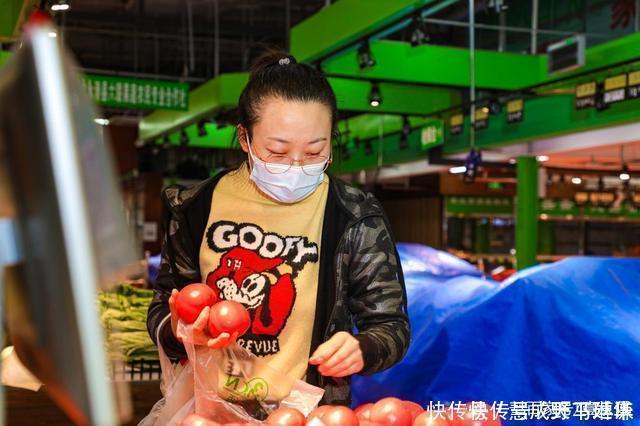 妈妈|“爸爸去了天堂,别让妈妈听见”,6岁女孩懂事得让人心碎