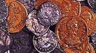 村民盖房子,意外发现千年前的宝藏,有大量金币,该归谁呢