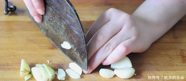 吃了这么多年辣椒，这做法简单又好吃，天天吃都不会腻，超过瘾