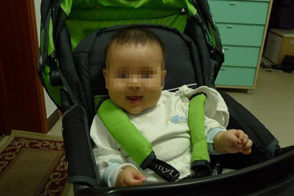 甜橘|6个月宝宝“脊柱变形”,责任在于奶奶,罪魁祸首是“婴儿车”