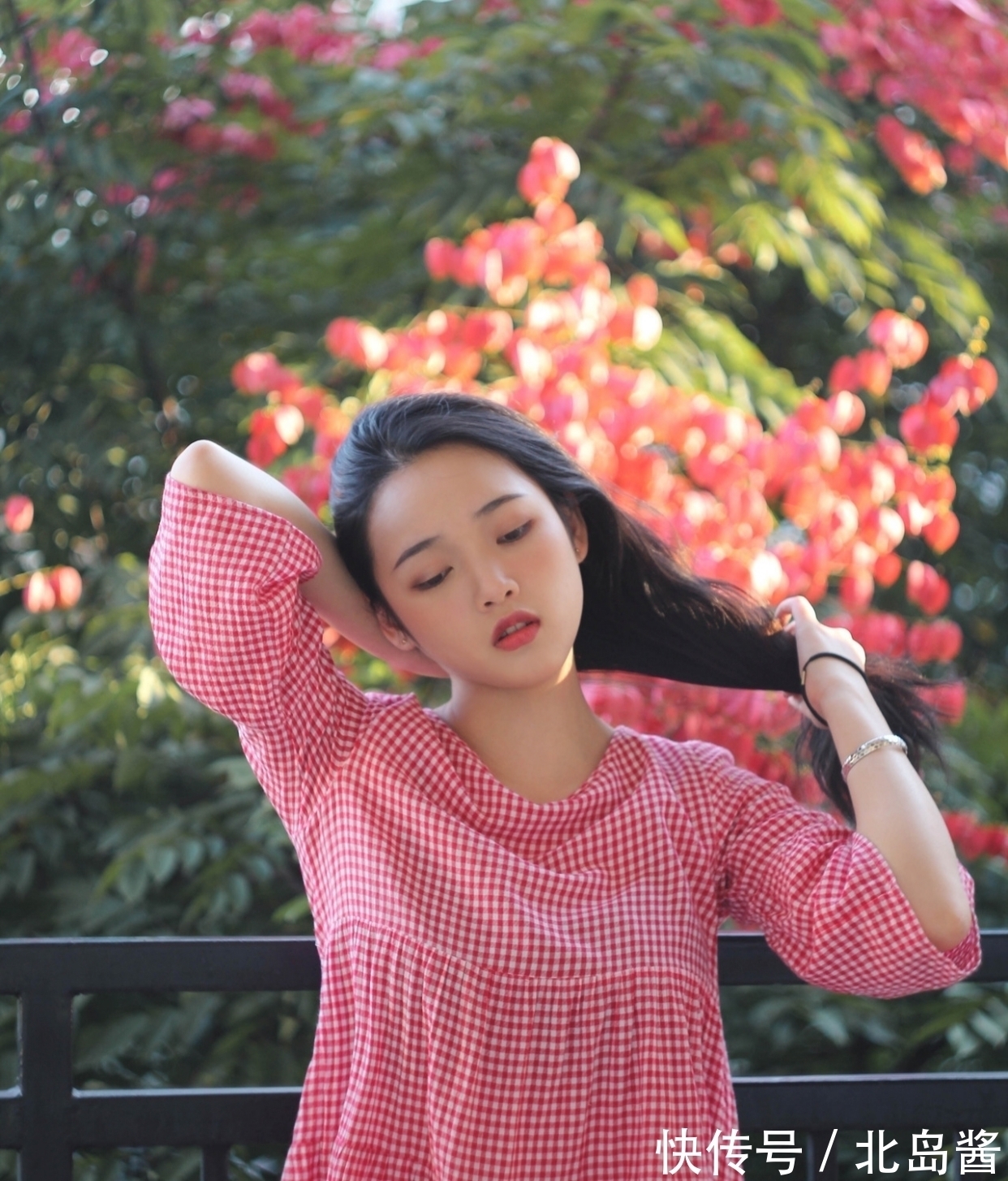 格律#七言格律(十二首):忽怜窗外梅青涩,寂寞松门独点灯