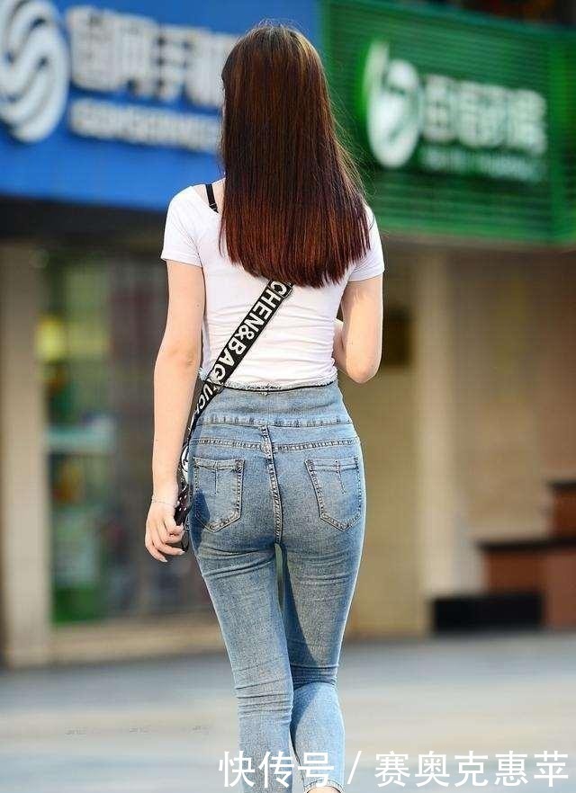 凉快 穿着紧身牛仔裤的小妹妹,展现美丽曲线,清新自然