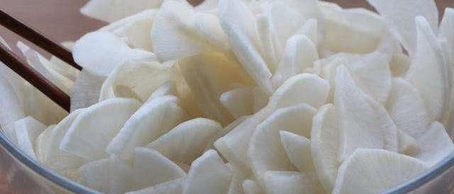 萝卜片|腌萝卜,有人只放盐,有人加酱油,都不对教你这样做,开胃下饭