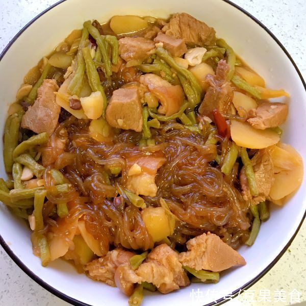家常菜|方便简单家常菜土豆豆角炖肉，让你吃了还想吃