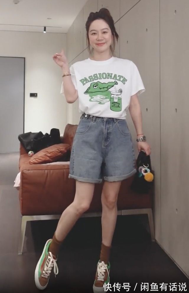 身材|颜值不高身材微胖，37岁阿姨却穿出时髦的少女感，每套都值得借鉴