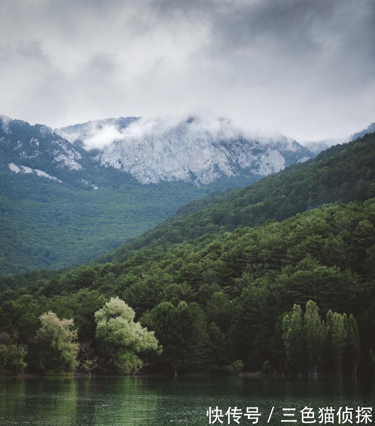 魂魄@李商隐凭吊屈原的一首诗,只短短4句,读来惆怅悲切,感慨万分