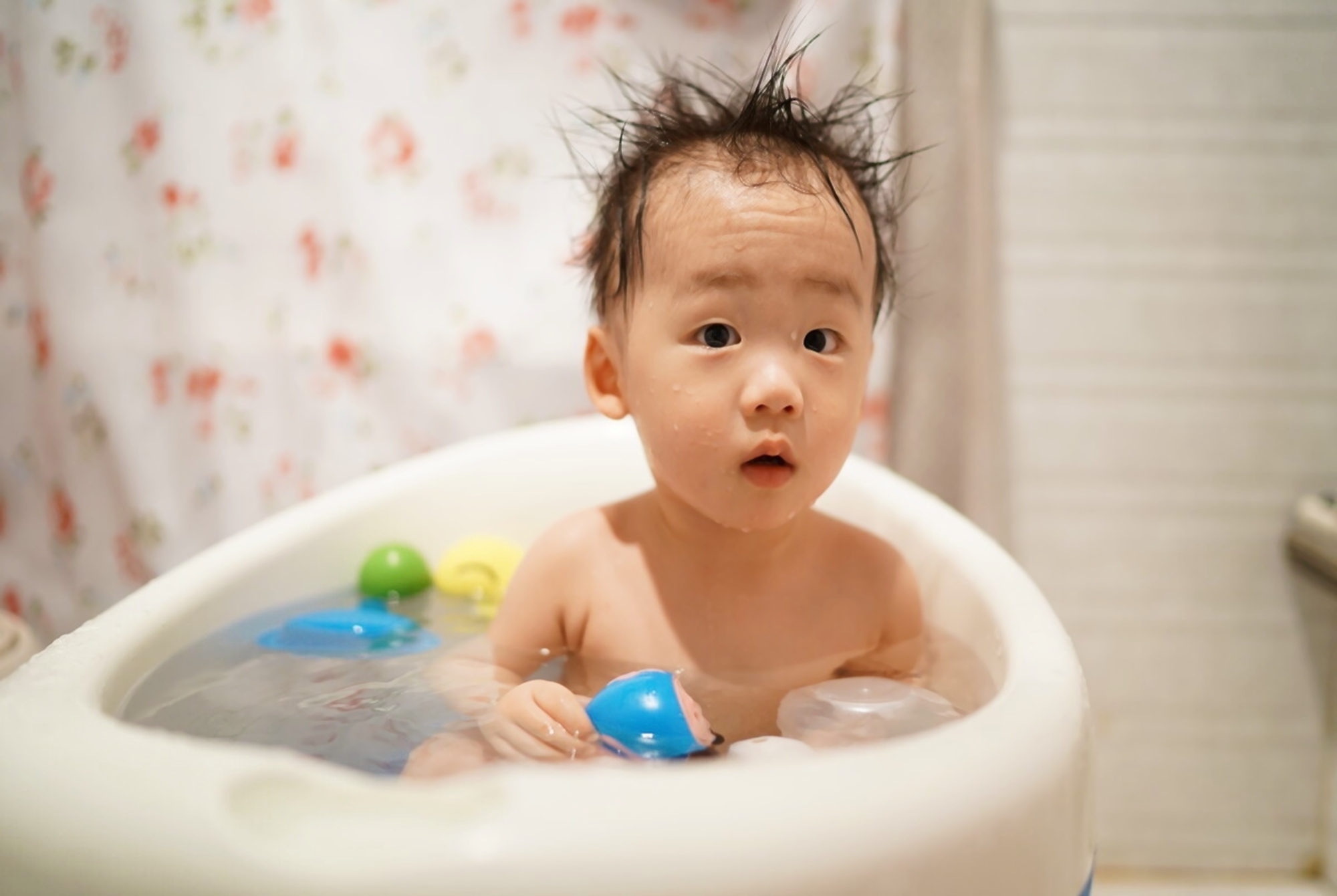 嘴唇|宝宝身体缺水后的这4种表现,暗示宝妈该抓紧补水,错过害娃不浅