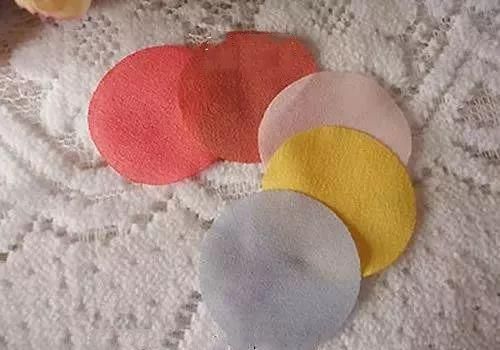 旧物改造旧衣服只能扔掉除了可以捐赠,还可以这么做隔壁小孩看到都抢着要