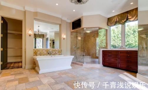 卫生间|带你参观董卿在国外的家,光卫生间就有十个,院子还设立露天厨房