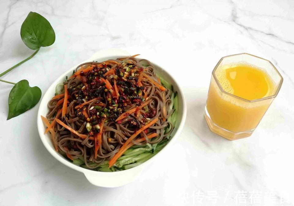 胡萝卜|30岁女人的轻断食晚餐,两个月瘦了10斤,朋友:真自律难怪身材好