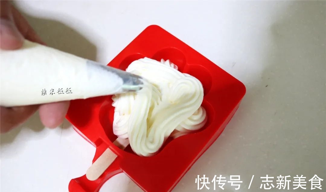巧克力|夏天超火的脆皮雪糕，做法原来这么简单，学会在家做吧，太好吃了