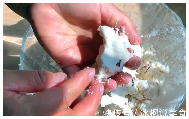 教你山药新吃法,不油炸不用烤,出锅比吃肉还过瘾,真的特别棒!