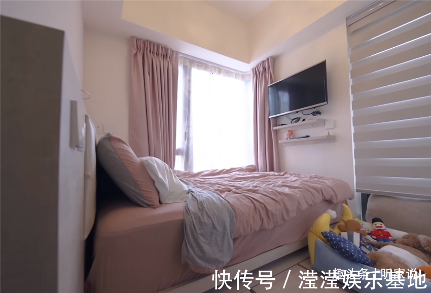 悬柜|香港90后夫妻买下35㎡小家，利用3米层高做书房，一层当两层