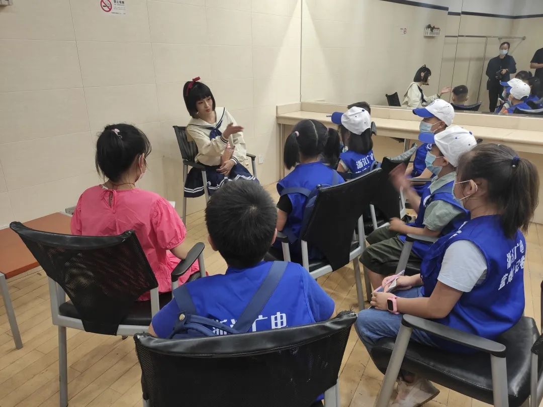 话剧|蓝媒小记者探班著名导演赖声川首部亲子剧《蓝马》