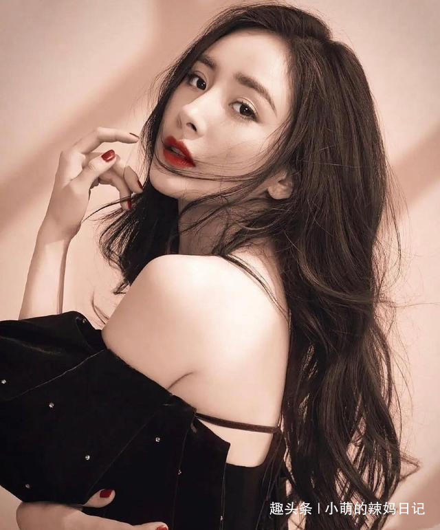 发量|女人过了45岁,烫卷发比留直发更减龄!建议这4款,年轻更显气质