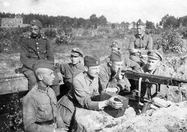 狠狠|让战斗民族损失15万大军,这场战争让苏联人狠狠记住了波兰