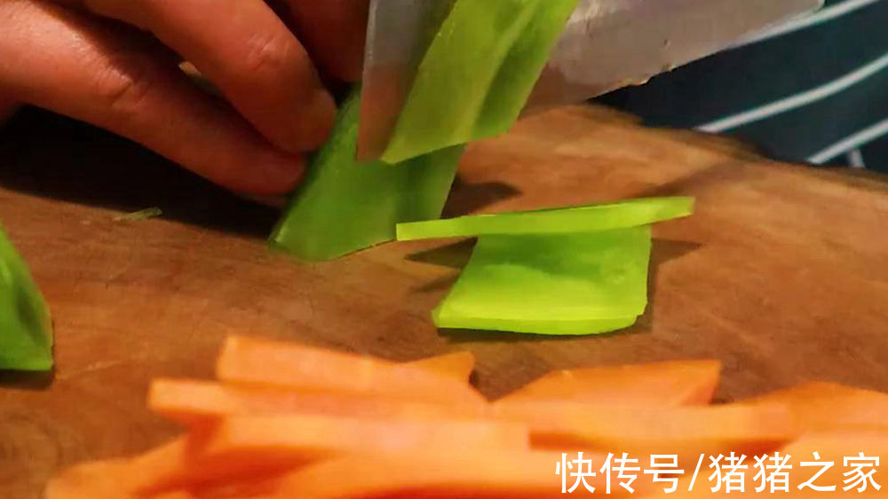 北方特色菜木须肉的家常做法,嫩滑鲜香色泽诱人,很适合老人小孩