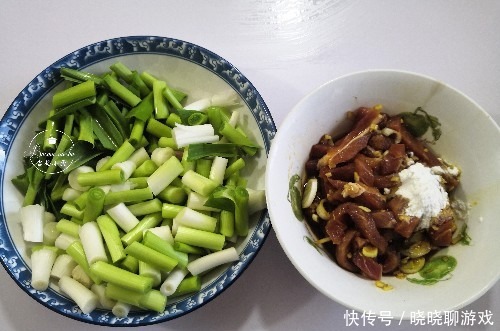 炒瘦肉嫩滑好吃,我常用此方法,简单,家人很喜欢
