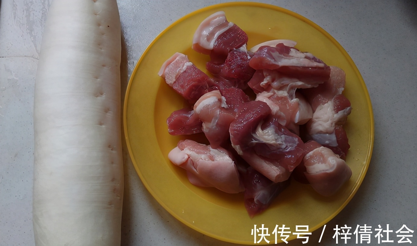 萝卜|萝卜和五花肉一起炖,软烂可口鲜香入味,肉香四溢