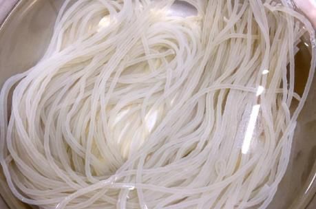 白菜炖粉条怎样做才好吃?饭店大厨分享技巧,白菜软烂粉条爽滑