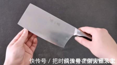 刀石|不管菜刀有多钝,大厨教你这样做,不用磨刀石,菜刀一样锋利如新