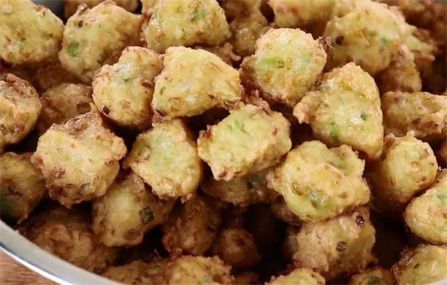 炸丸子有人放淀粉，有人放面粉，都不对，教你正确做法，太香了