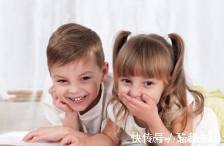 孩子|情商高的孩子,从小就有这4种表现,长大后会很受欢迎