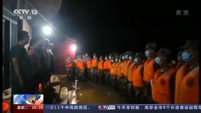 上涨|河南卫辉城区水位上涨，子弟兵紧急出动！