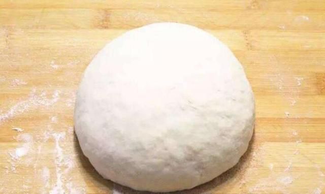 立冬后，多给家人做这道面食，一卷一蒸，暄软筋道，鲜香又美味