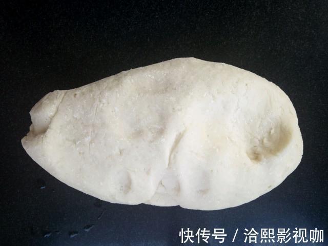 超快手的早餐油炸饼,开水一烫,空心鼓泡,外脆内软比油条还好吃