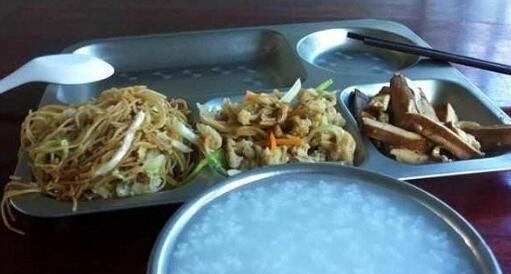 公司食堂三餐全包一天15元, 同事还嫌不好吃, 各位觉的值吗