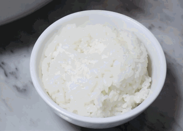 煮米饭|煮米饭好吃有秘诀,教你饭店不外传的配方,煮出来松软更香甜!