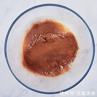 可可戚风蛋糕 | 保姆级教程,一次就学会「海氏i7烤箱食谱」