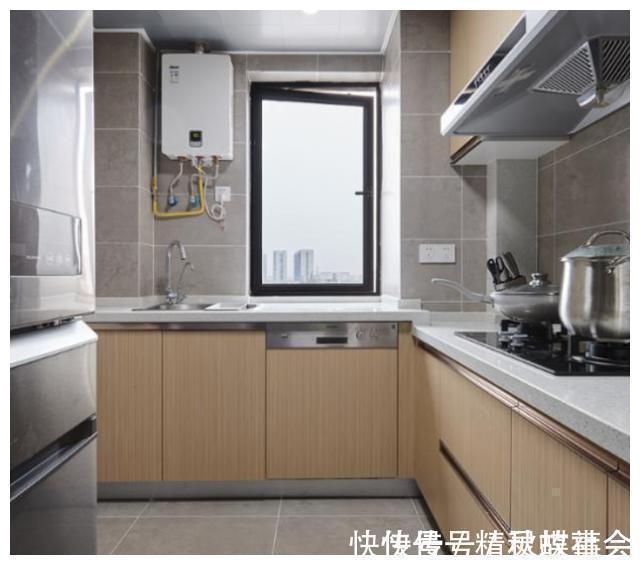 沙发墙|老公硬把沙发墙砸掉，还不买沙发，没想到完工多出一间书房，聪明