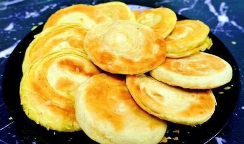 油酥饼|面粉别捣鼓做蛋糕了,现在流行它比蛋糕简单,比油条好吃,收藏