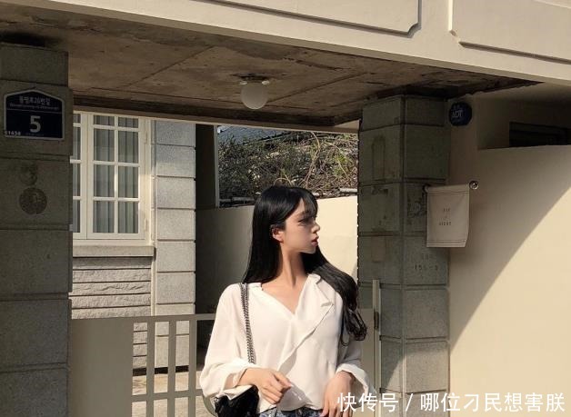 温暖靓丽的牛仔裤着装，尽显简简单单的穿搭！