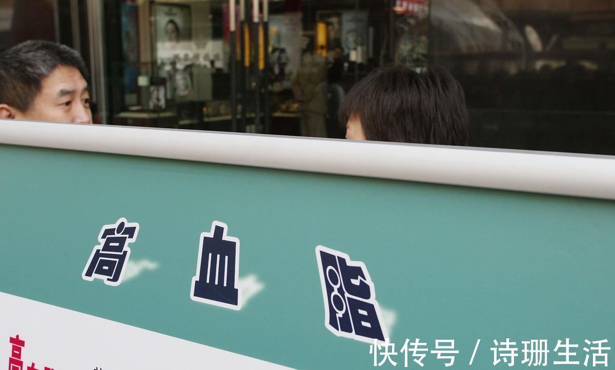 血脂|60岁老人直言不怕高血脂,秘诀在于饭后多吃1物,血脂可降下来