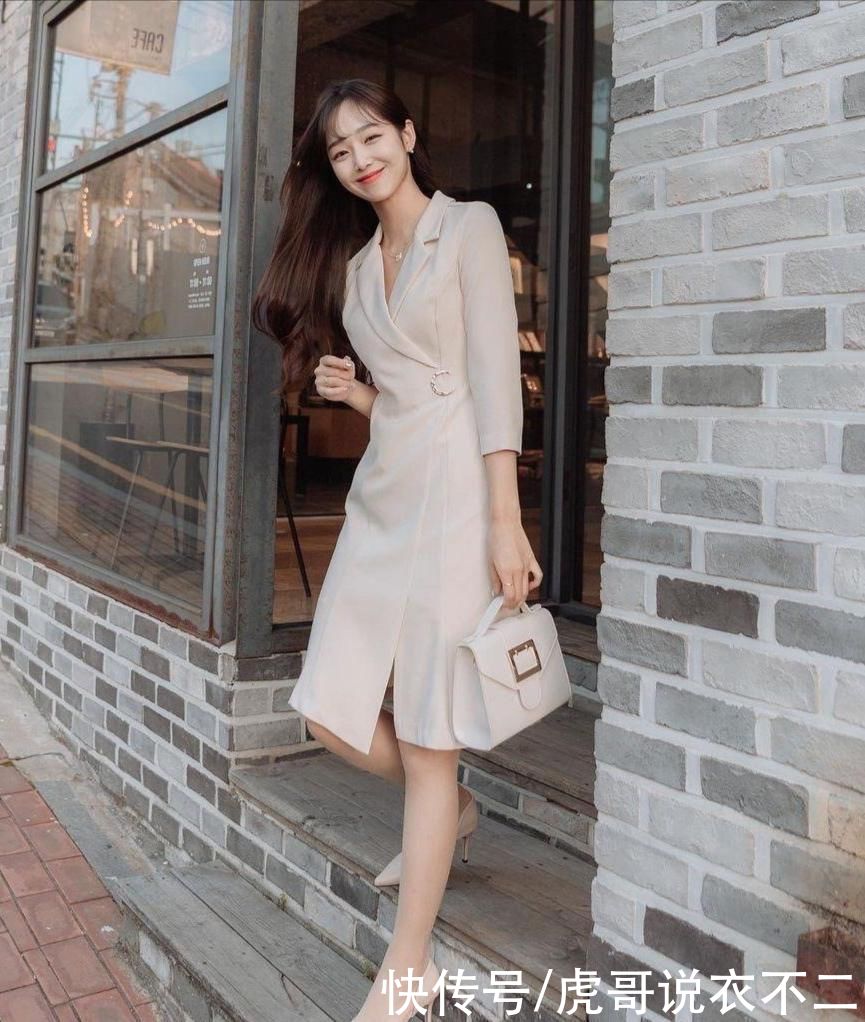 30岁女人更适合“知性风”穿搭，日常职场两不误，谁穿谁优雅