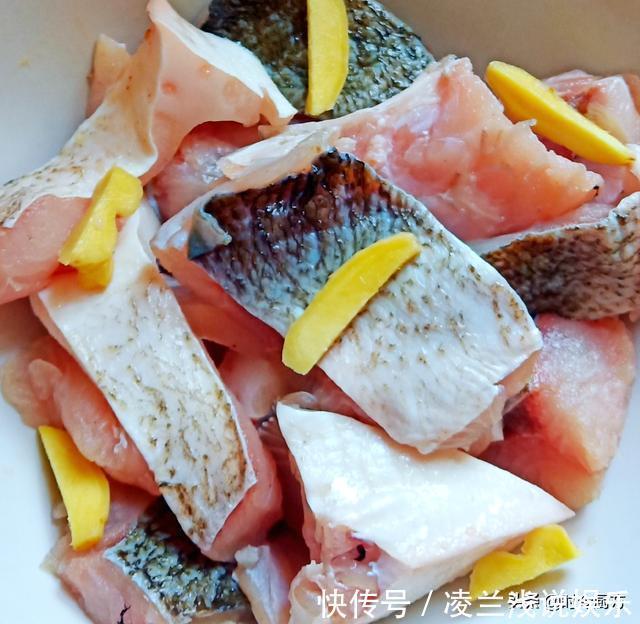 黄心千禧果|猪肉飞涨,鱼肉实惠,黄千禧果做酸鱼别样口感,回味久长