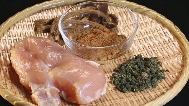 桑叶|它被誉为“神仙叶”,每天一把泡水喝,三高慢慢降下来,益寿延年